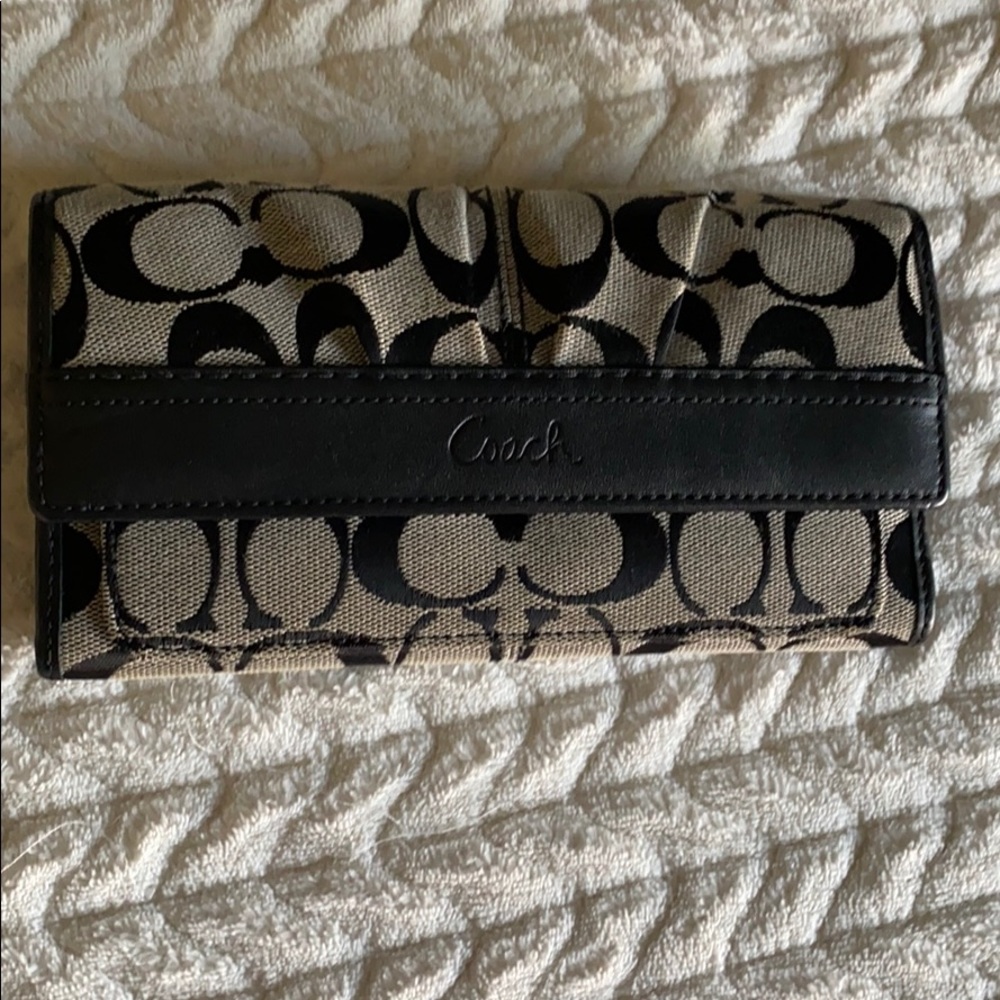Coach Wallet - Picture 4 of 4
